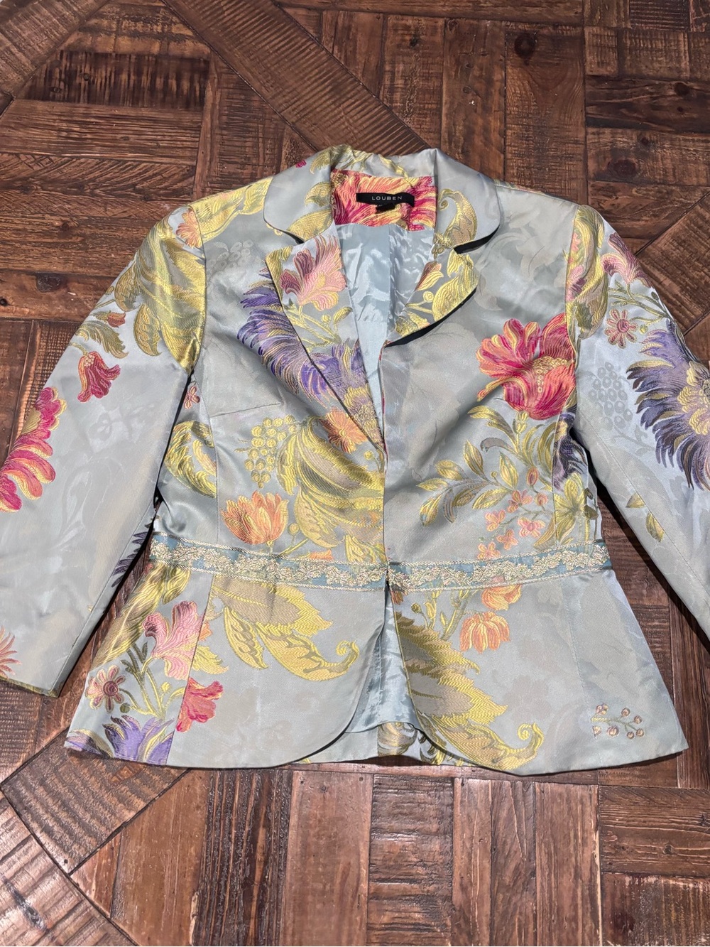 Louben Vibrant floral women’s Blazer in size 8. Silk/Rayon blend